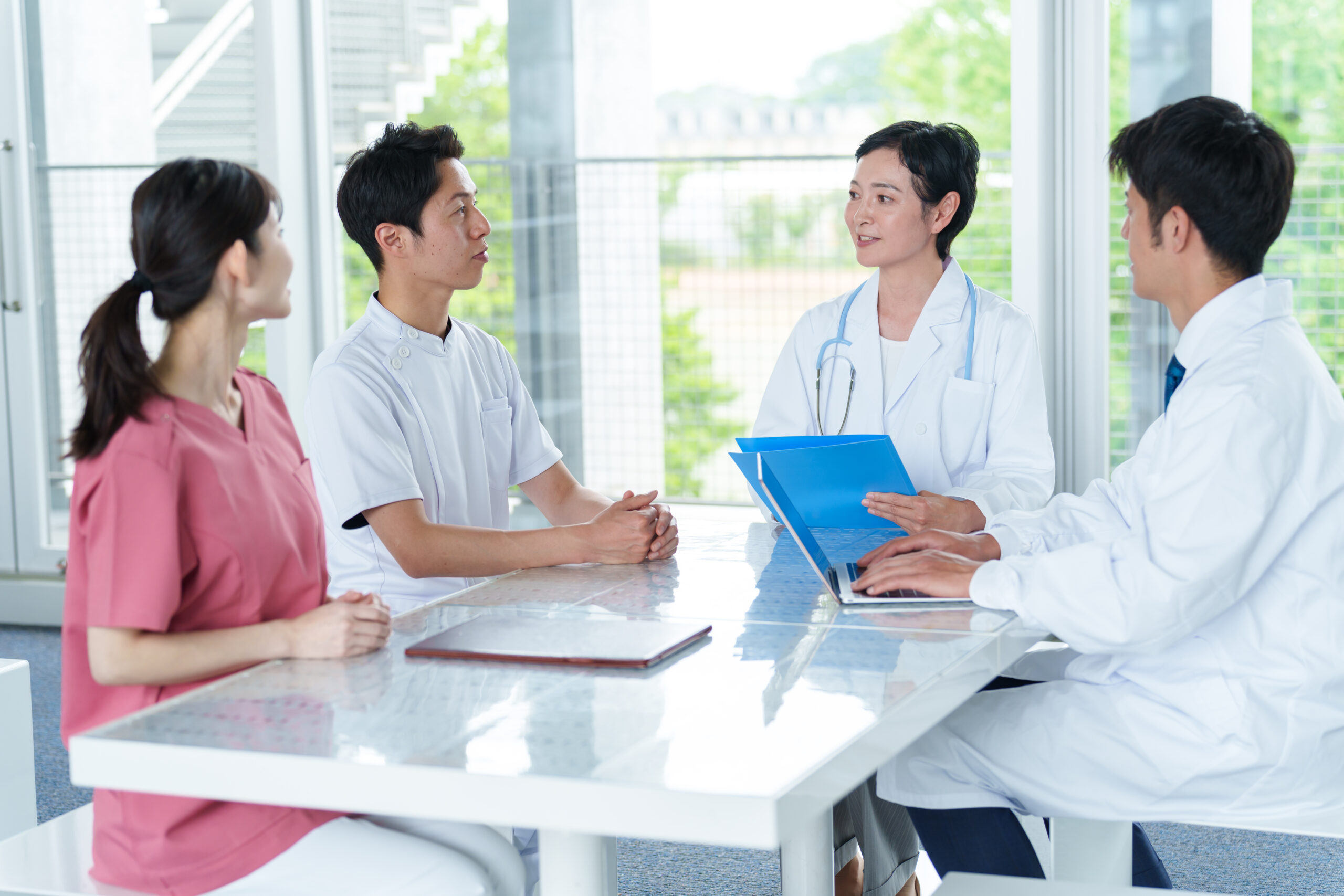 【遠隔読影】遠隔画像診断との違いは？読影医の働き方・市場規模